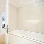 Modern & Stylish One-Bed Apt